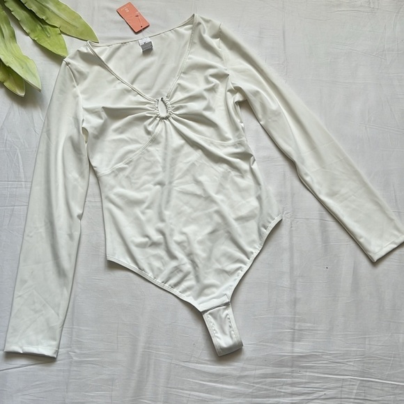 NWT FeelinGirl Tummy Control Long Sleeve White Deep V Neck U Ring Bodysuit - Picture 6 of 13